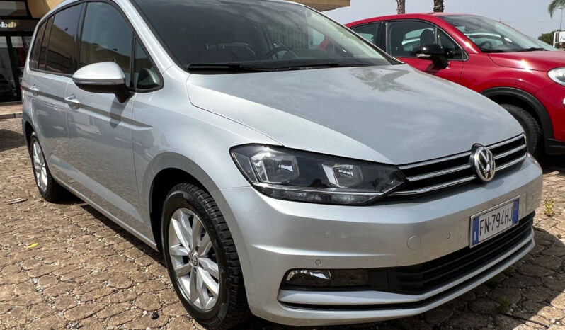VW Touran completo