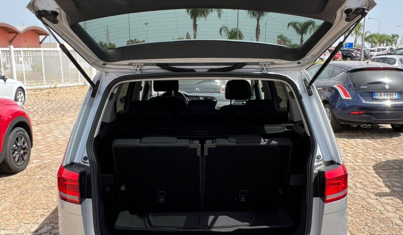 VW Touran completo