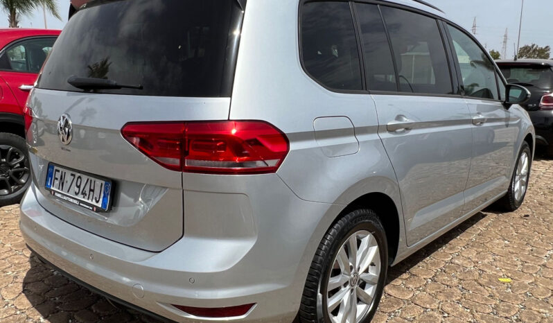 VW Touran completo