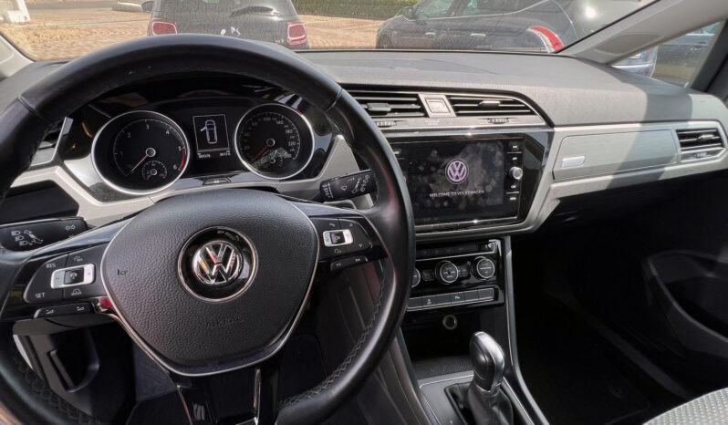 VW Touran completo