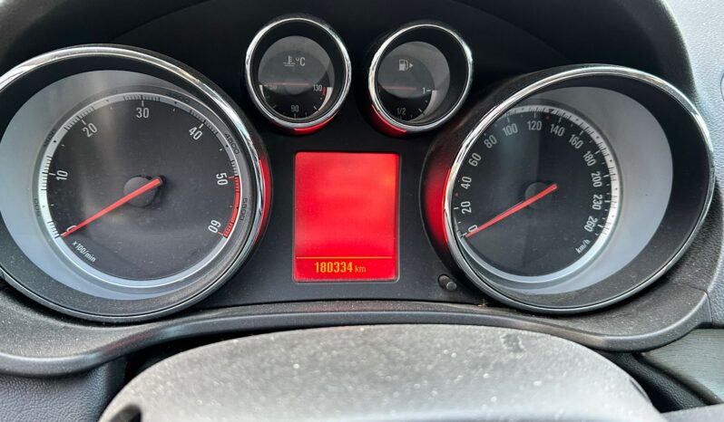 Opel Insignia completo