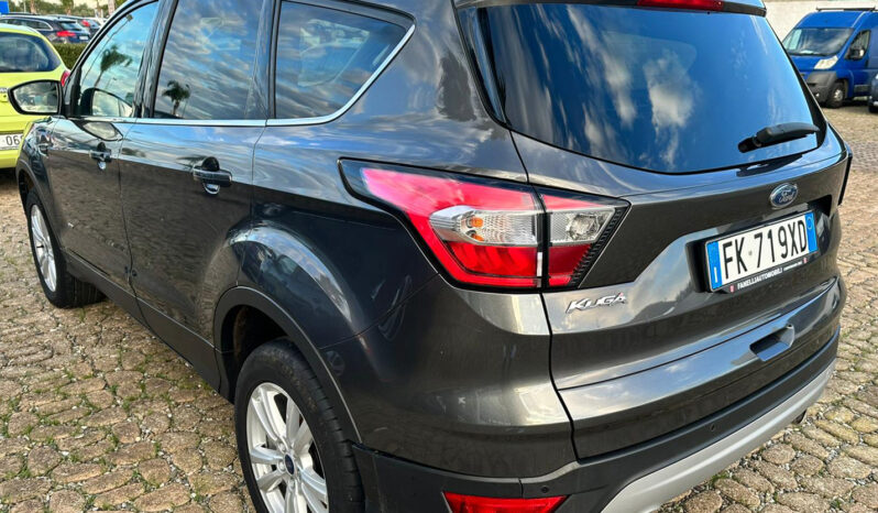 Ford Kuga 2017 completo